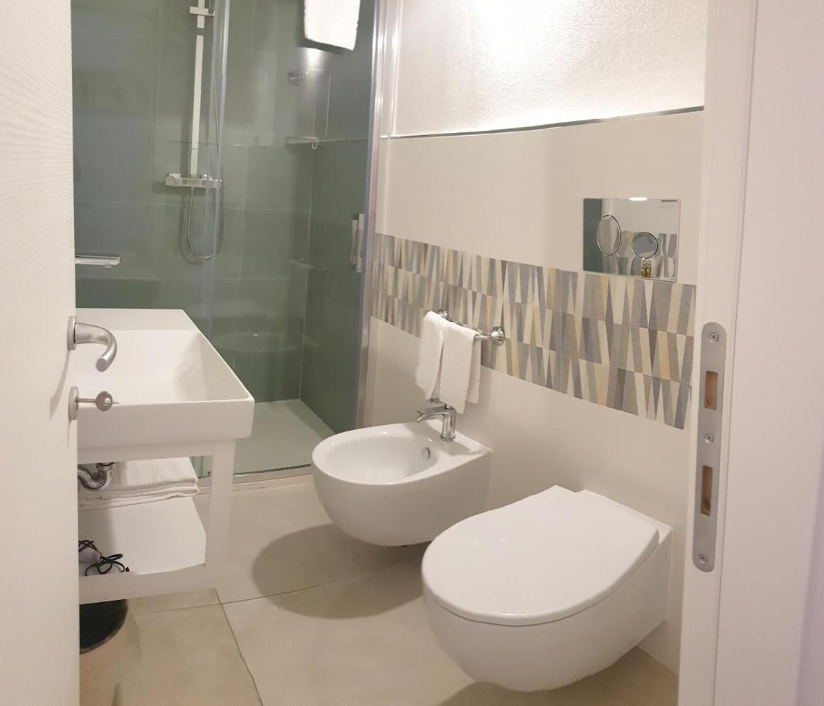 Hotel La Palma San Teodoro  Eksteriør bilde